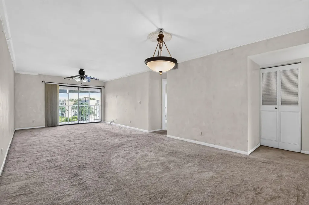 5884 Morningstar Circle Delray Beach FL 33484