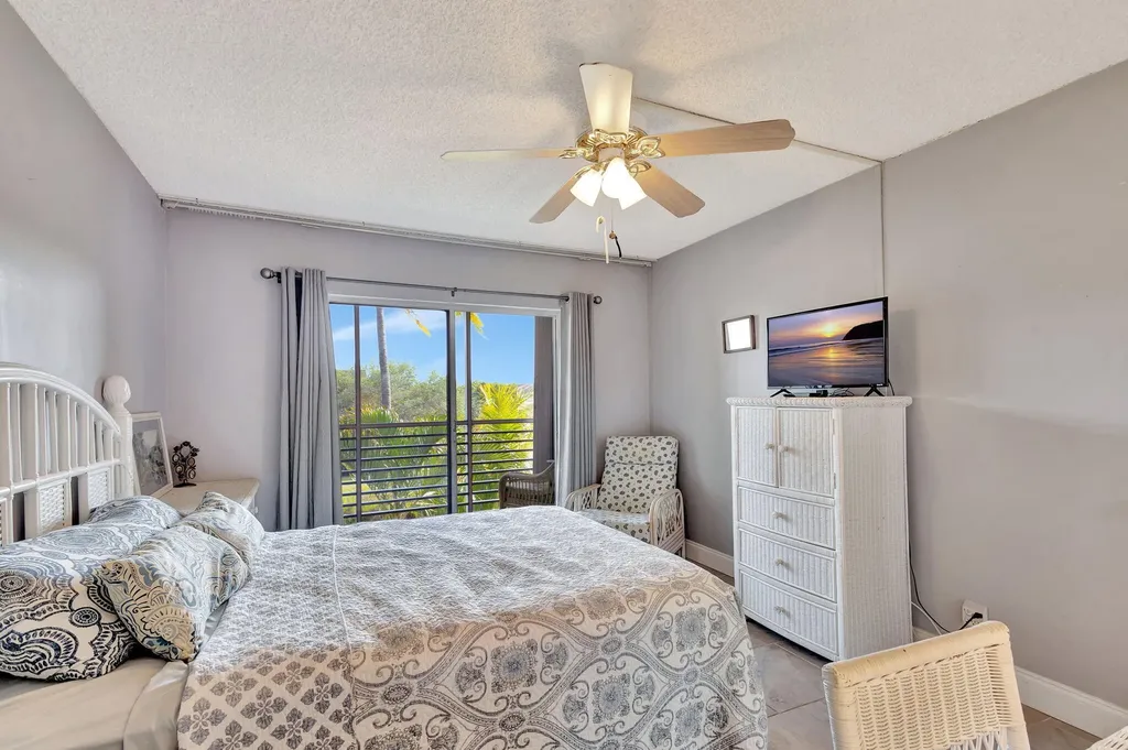 2812 Garden Drive S Lake Worth FL 33461