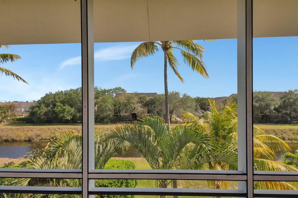 2812 Garden Drive S Lake Worth FL 33461