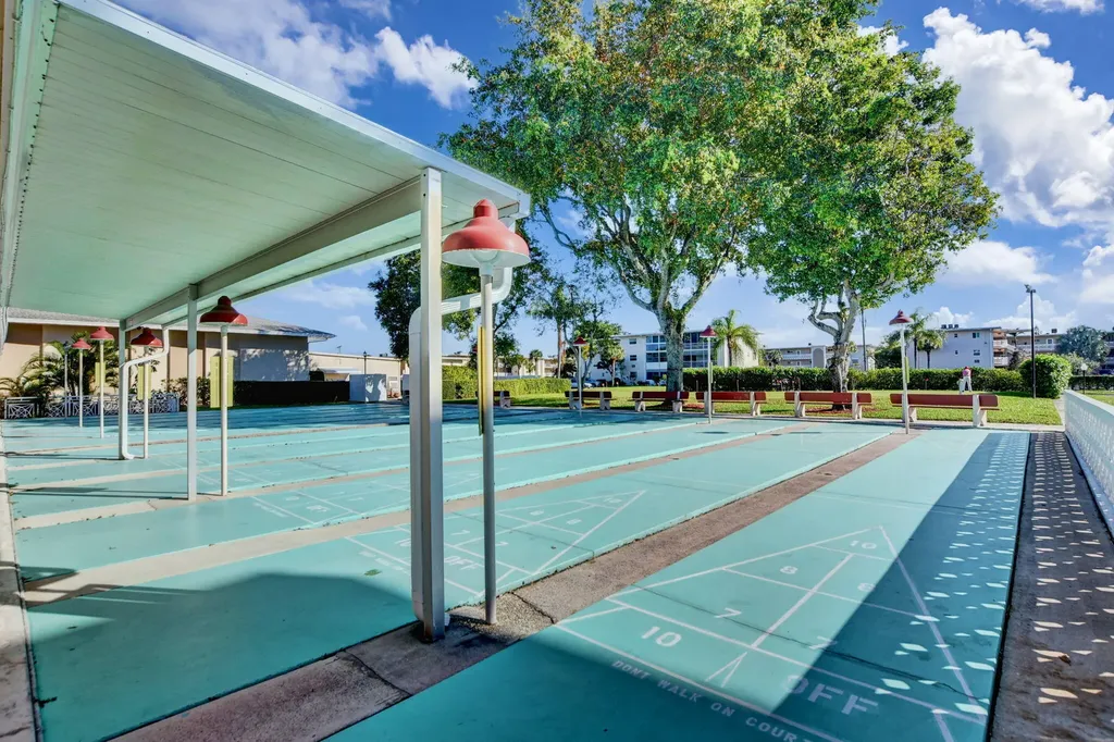 2812 Garden Drive S Lake Worth FL 33461