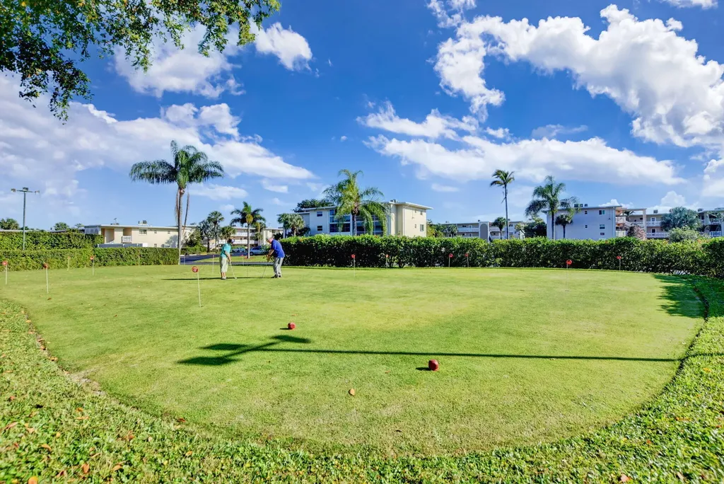 2812 Garden Drive S Lake Worth FL 33461