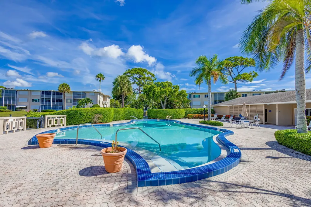 2812 Garden Drive S Lake Worth FL 33461