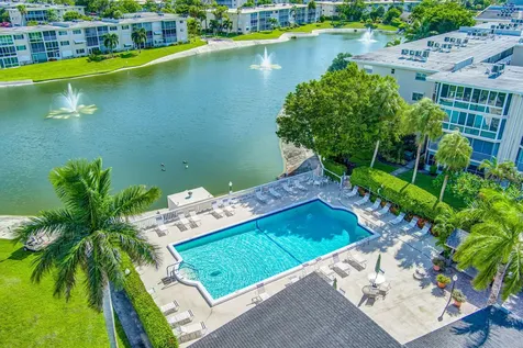 2812 Garden Drive S Lake Worth FL 33461