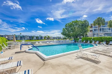 2812 Garden Drive S Lake Worth FL 33461