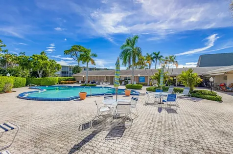 2812 Garden Drive S Lake Worth FL 33461