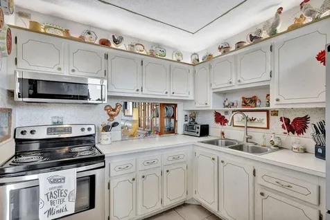 2812 Garden Drive S Lake Worth FL 33461