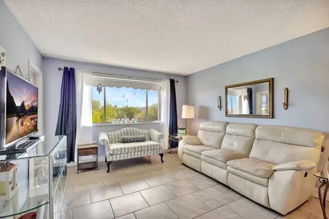 2812 Garden Drive S Lake Worth FL 33461