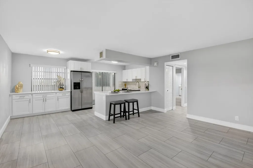 450 Piedmont J Delray Beach FL 33484