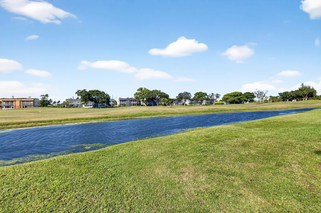450 Piedmont J Delray Beach FL 33484