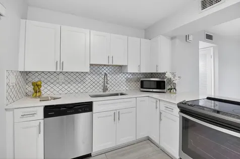 450 Piedmont J Delray Beach FL 33484