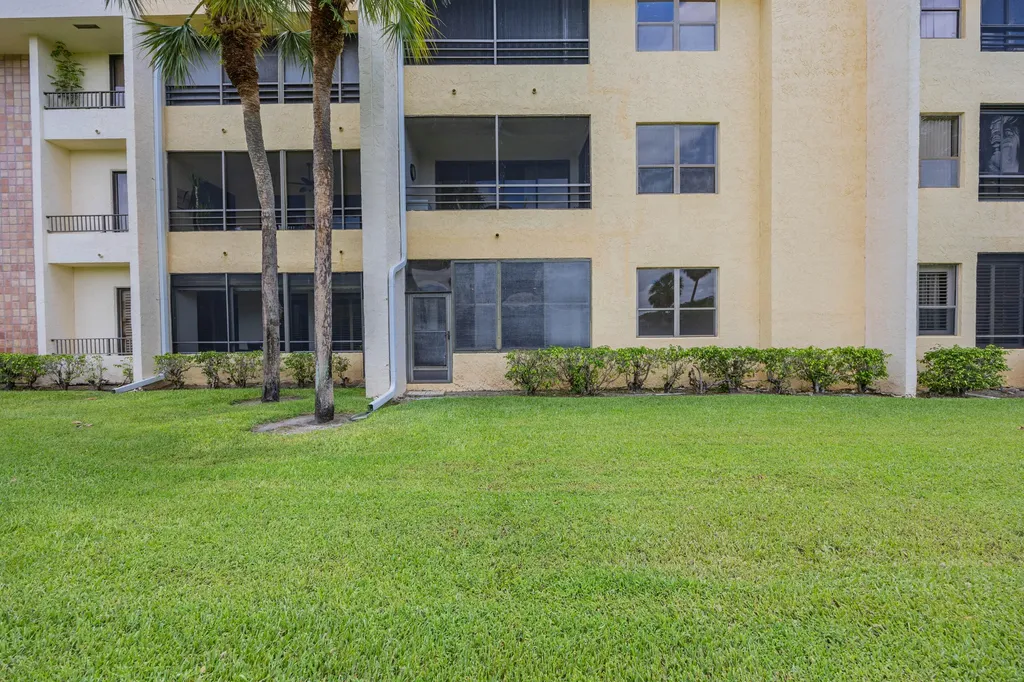 7520 La Paz Boulevard Boca Raton FL 33433