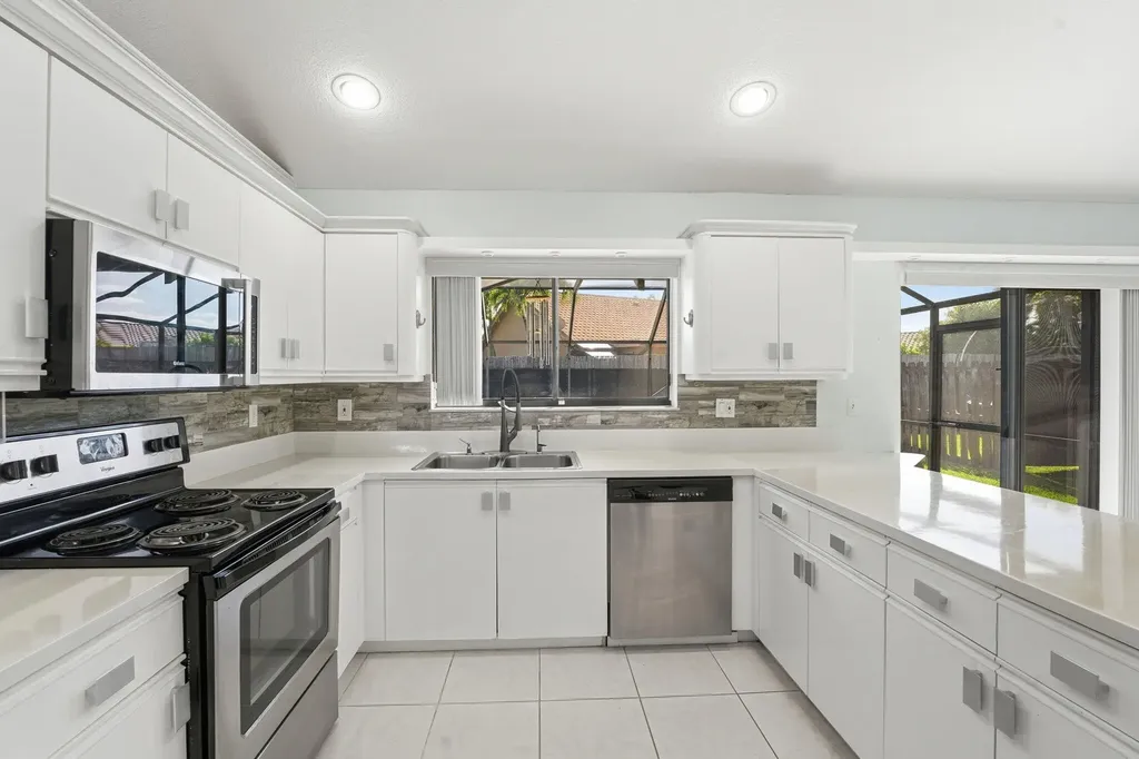 9284 Laurel Green Drive Boynton Beach FL 33437