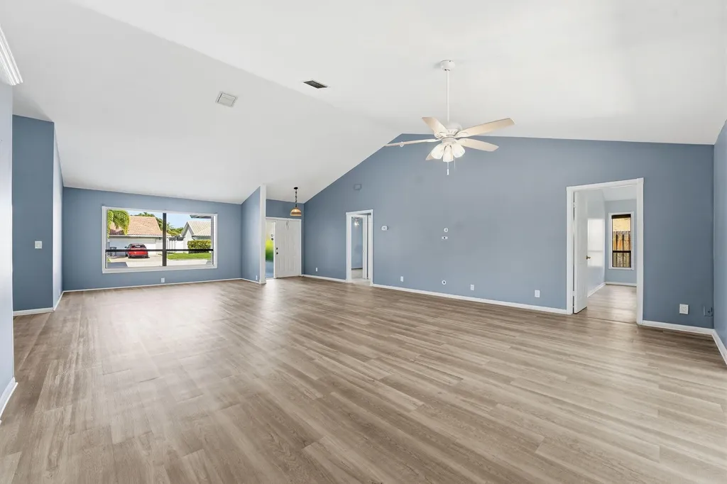 9284 Laurel Green Drive Boynton Beach FL 33437