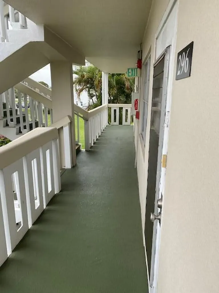 296 Grantham F Deerfield Beach FL 33442