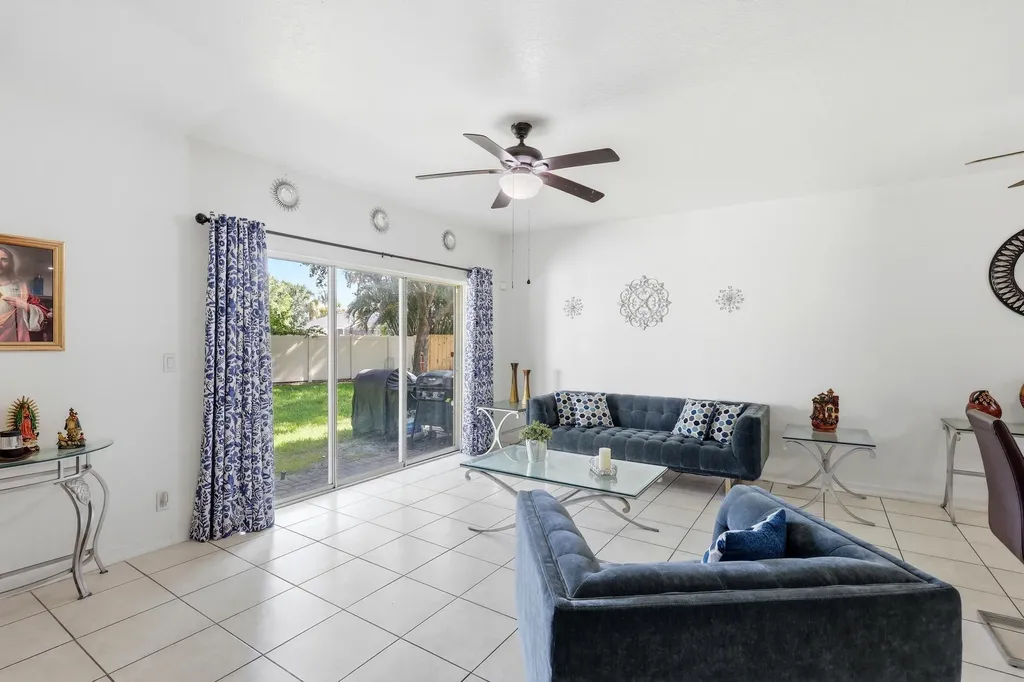 13352 Georgian Court Wellington FL 33414