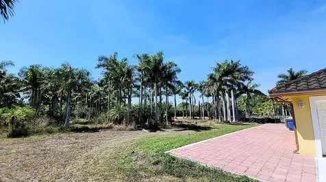 4095 Windmill Road Loxahatchee FL 33470