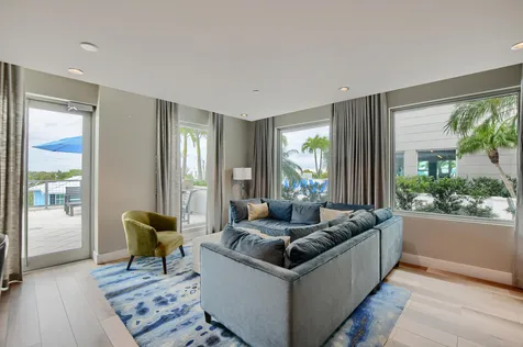 236 SE 5th Avenue Delray Beach FL 33483