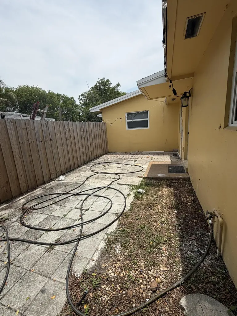 1643 NE 3rd Avenue Delray Beach FL 33444