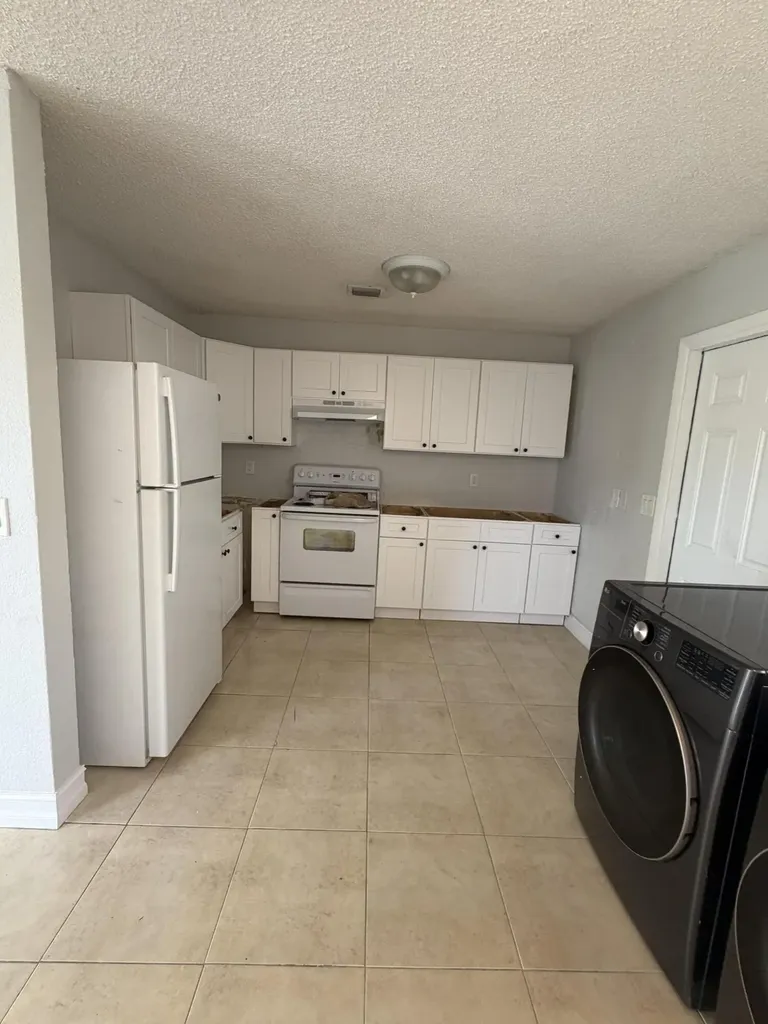 1643 NE 3rd Avenue Delray Beach FL 33444