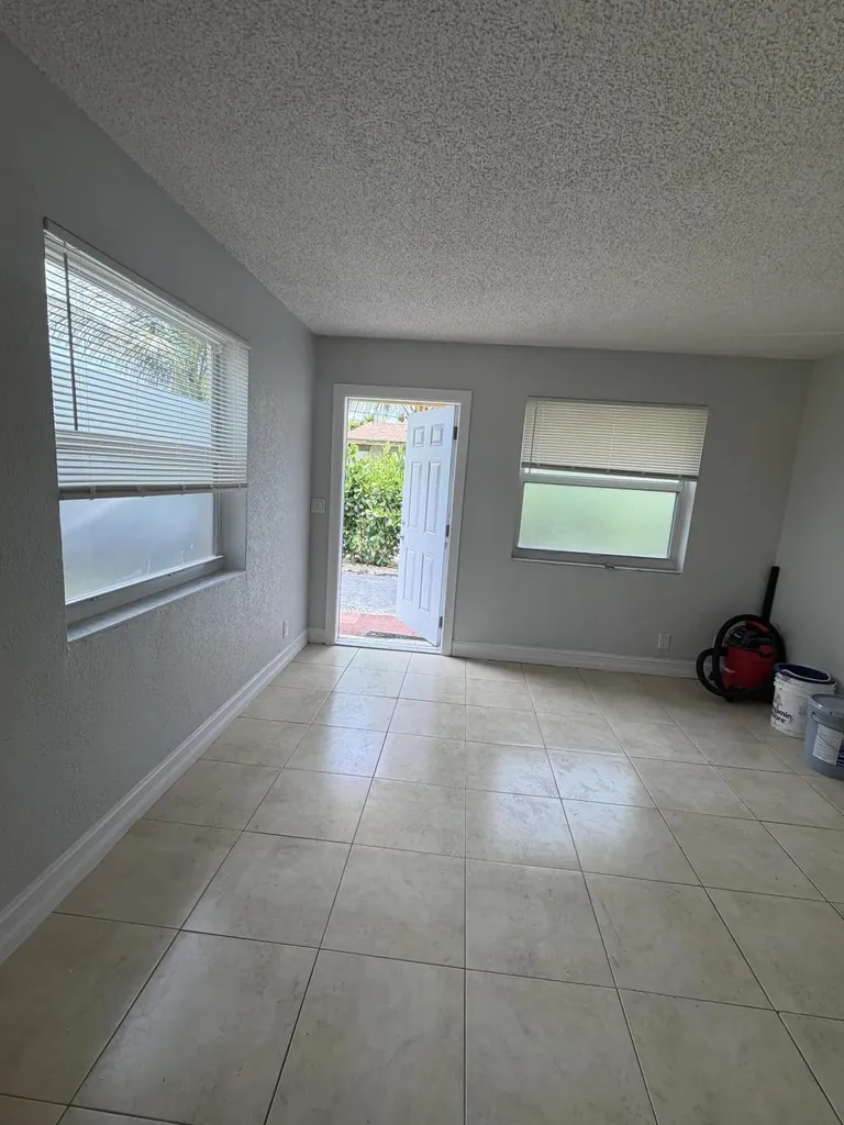 1643 NE 3rd Avenue Delray Beach FL 33444