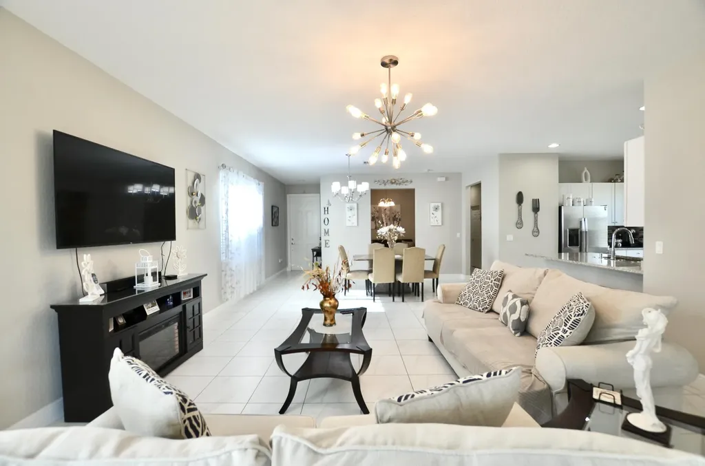 1897 NW Cataluna Circle Port St Lucie FL 34986