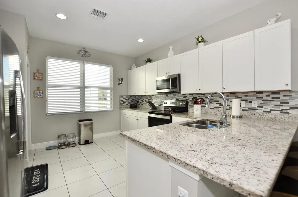 1897 NW Cataluna Circle Port St Lucie FL 34986