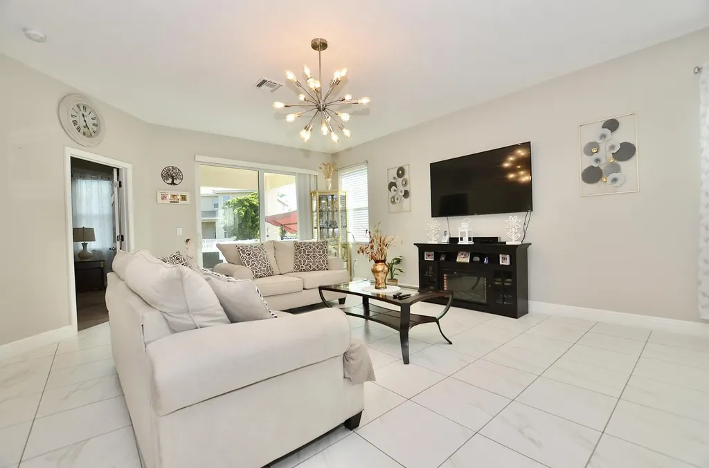 1897 NW Cataluna Circle Port St Lucie FL 34986