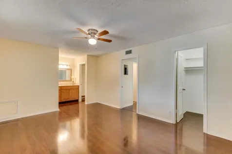 797 North Drive Delray Beach FL 33445