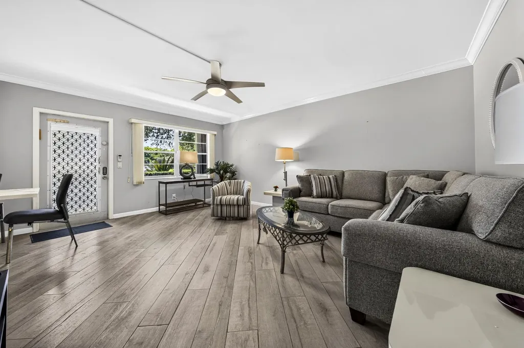1039 Berkshire B Crescent Deerfield Beach FL 33442
