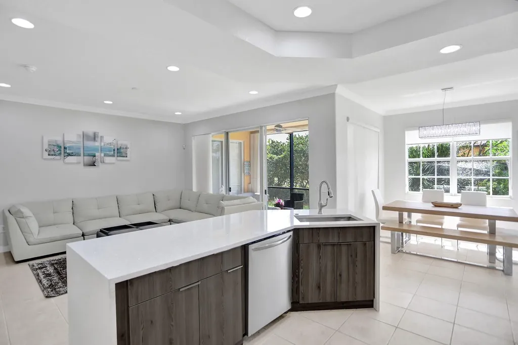 8246 NW 127th Lane Parkland FL 33076