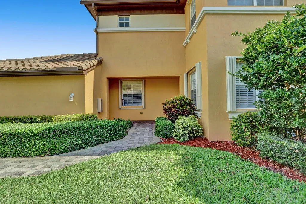 8246 NW 127th Lane Parkland FL 33076