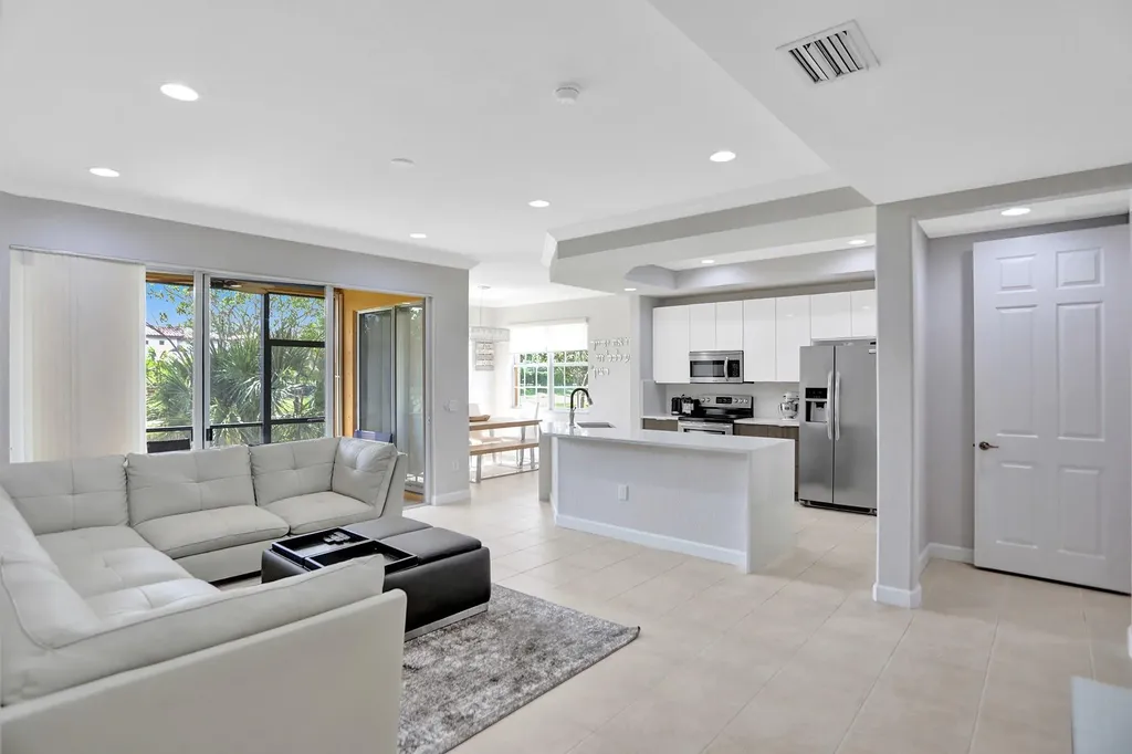 8246 NW 127th Lane Parkland FL 33076