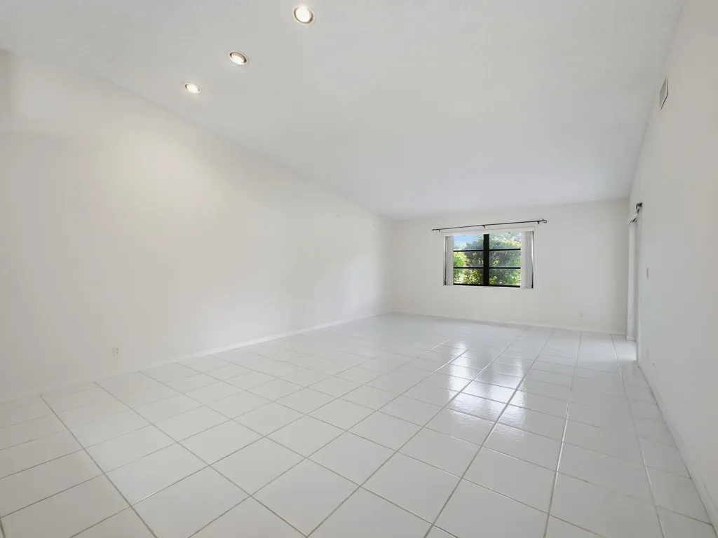 6200 Kings Gate Circle Delray Beach FL 33484