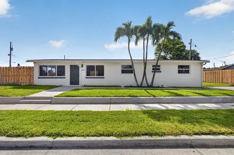 665 W 7th Street Riviera Beach FL 33404