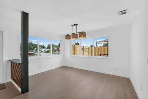 665 W 7th Street Riviera Beach FL 33404