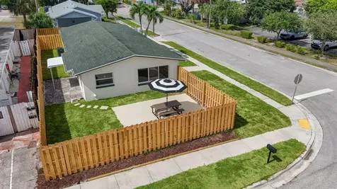 665 W 7th Street Riviera Beach FL 33404