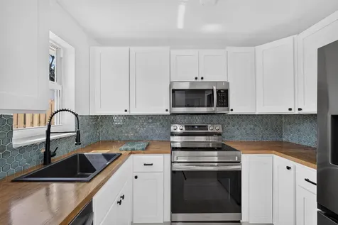 665 W 7th Street Riviera Beach FL 33404