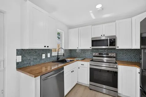 665 W 7th Street Riviera Beach FL 33404