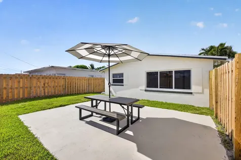 665 W 7th Street Riviera Beach FL 33404
