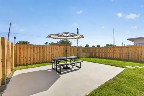 665 W 7th Street Riviera Beach FL 33404