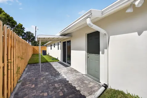 665 W 7th Street Riviera Beach FL 33404