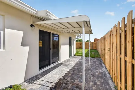 665 W 7th Street Riviera Beach FL 33404