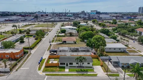 665 W 7th Street Riviera Beach FL 33404