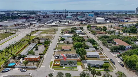 665 W 7th Street Riviera Beach FL 33404