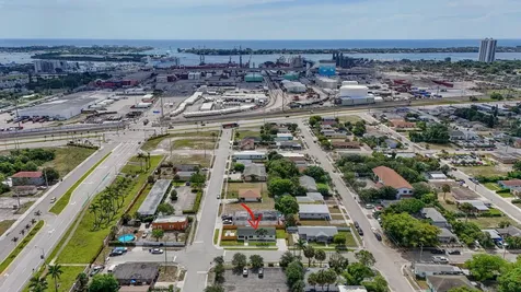 665 W 7th Street Riviera Beach FL 33404