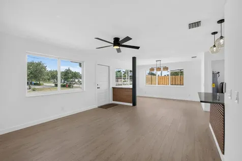 665 W 7th Street Riviera Beach FL 33404