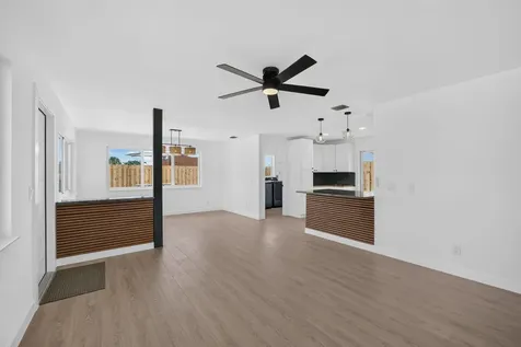 665 W 7th Street Riviera Beach FL 33404