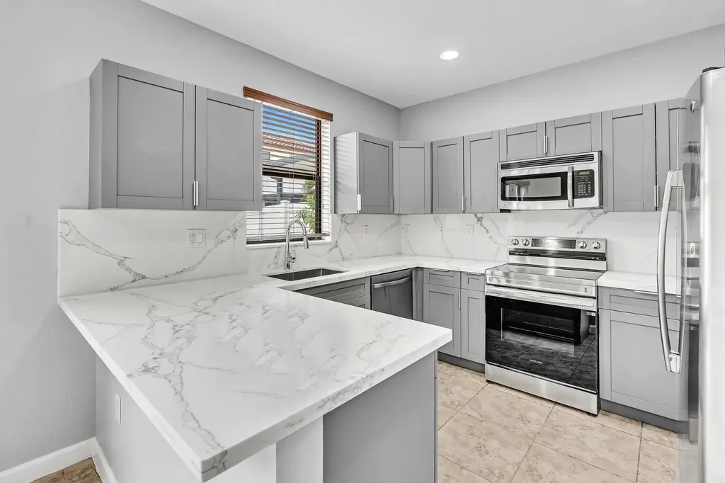 3320 W 90th Street Hialeah FL 33018