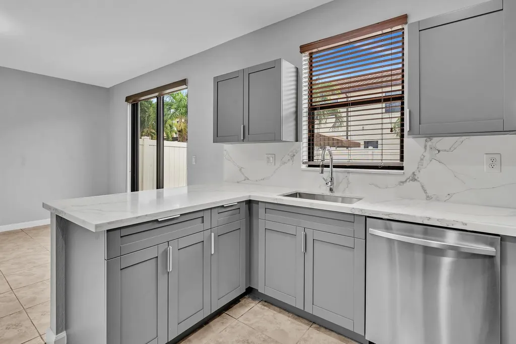 3320 W 90th Street Hialeah FL 33018