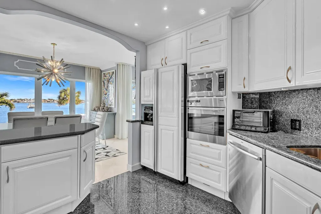 3320 W 90th Street Hialeah FL 33018